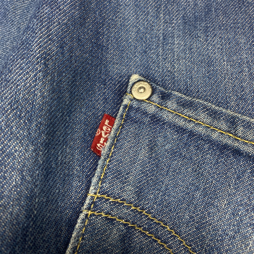 2001 engineered Levi's - 32W x 29L