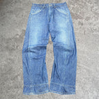 2001 engineered Levi's - 32W x 29L