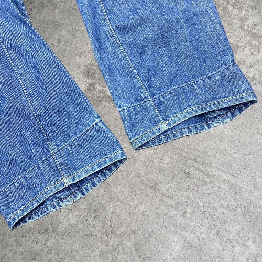 2001 engineered Levi's - 32W x 29L