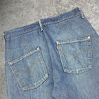 2001 engineered Levi's - 32W x 29L