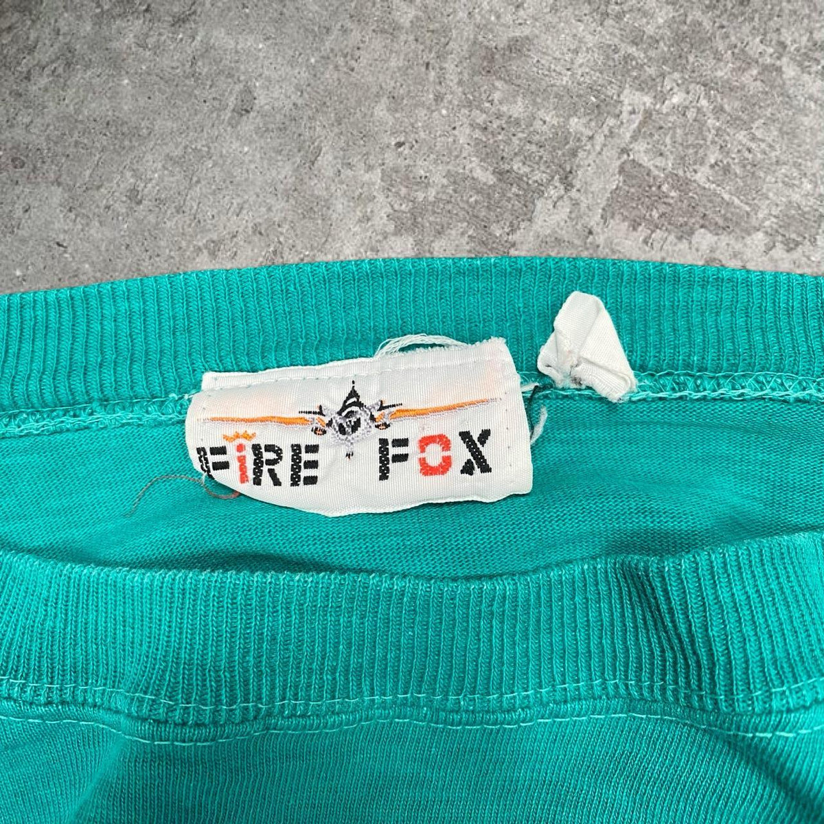 90s distressed Fire Fox green pocket tee, fits M mens best