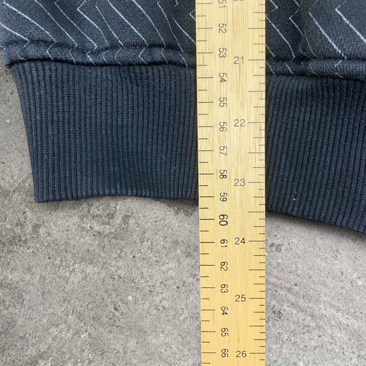 Sick gradient Y2K RPM hoodie, tagged 8 womens, measurements 📸📏