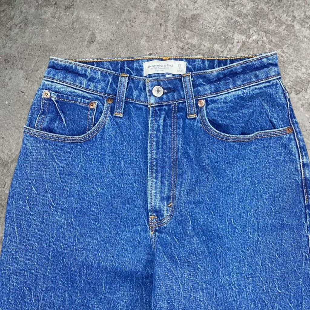 Sick Abercrombie and Fitch wide leg straight cut jeans, measures 26W x 27L