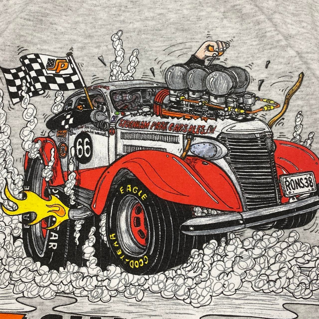 Sick 2000s V8 racing tee, fits M mens best