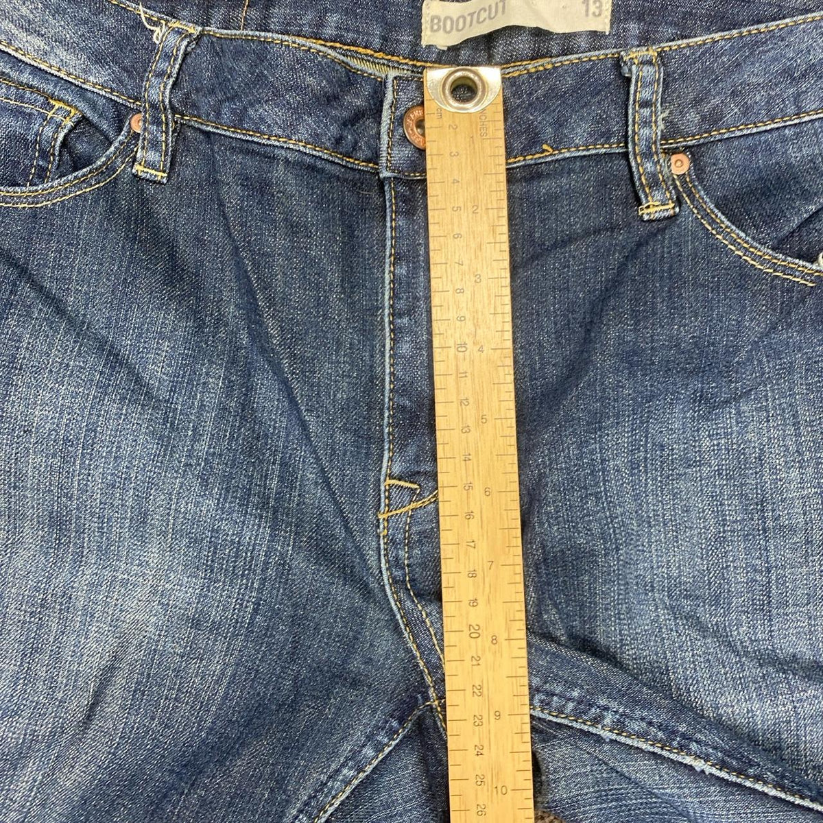 Sick 2000s low rise bootcut washed jeans, measures 35W x 30L