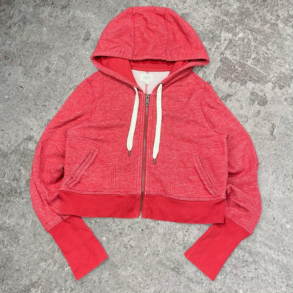 Cute 2000s Levi’s boxy/ cropped hoodie, fits M womens best