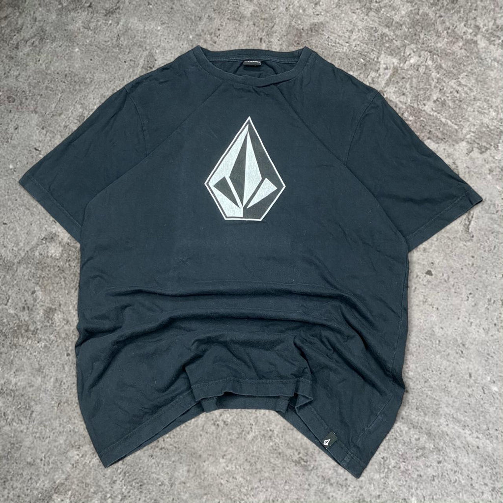 Sick 2000s Volcom graphic surf tee, fits M mens best