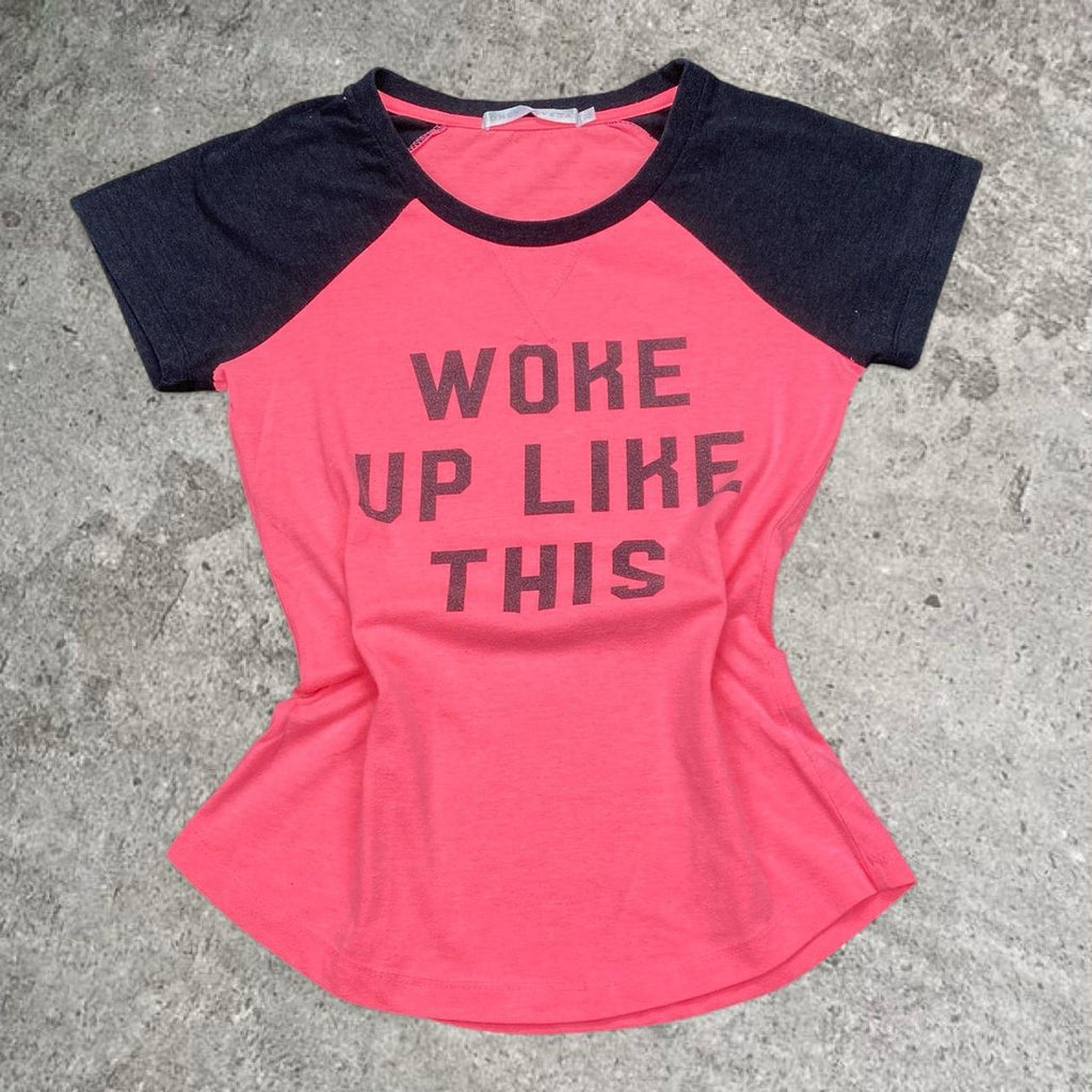 Cute 2000s pink ‘Woke up like this’ top, fits XS, refer to measurements for sizing 📸📏