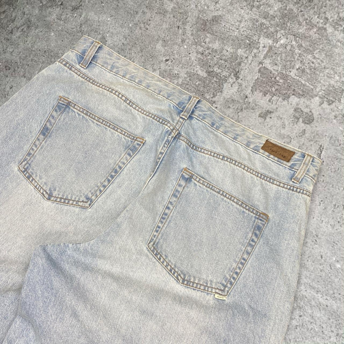 Insanely baggy wide leg Fitetrap washed jeans, measures 40W x 40.5” outseam length