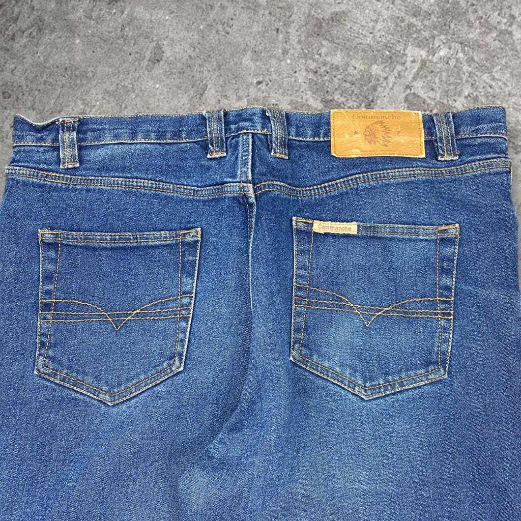 Sick 2000s Commanche straight cut washed jeans, measures 36W x 31L