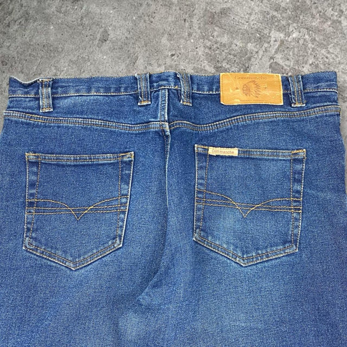 Sick 2000s Commanche straight cut washed jeans, measures 36W x 31L