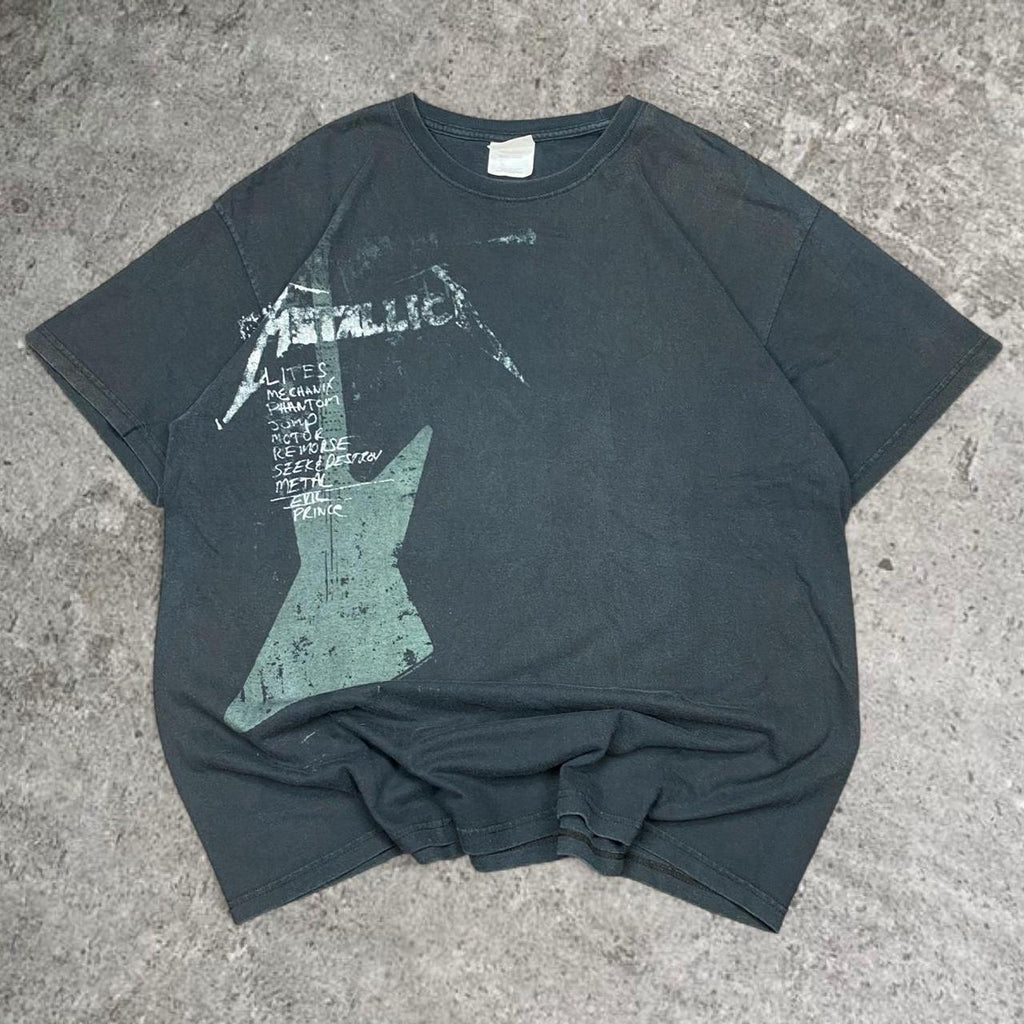 Sick vintage 2007 Metallica graphic Y2K Hanes tee, fits L mens best