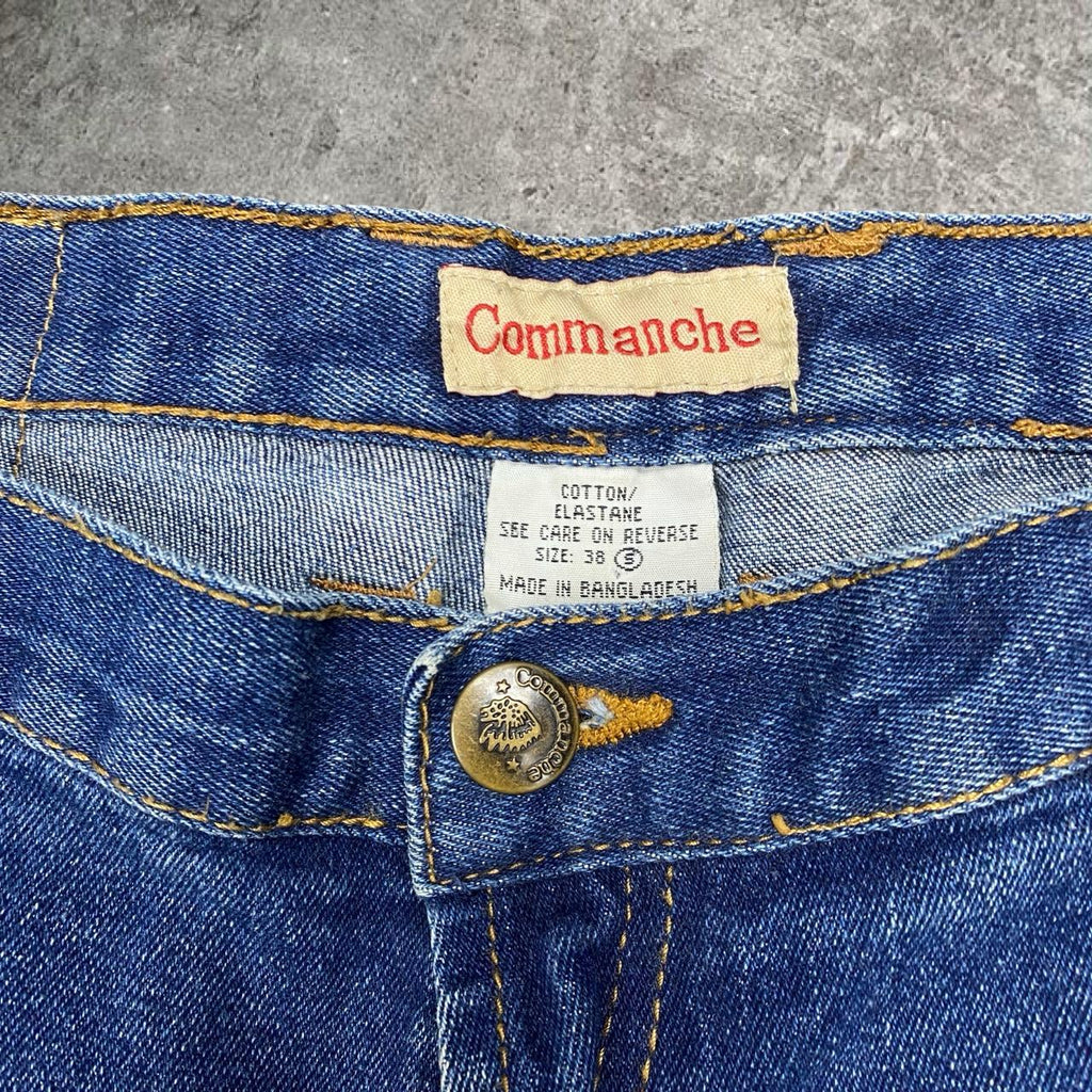 Sick 2000s Commanche straight cut washed jeans, measures 36W x 31L
