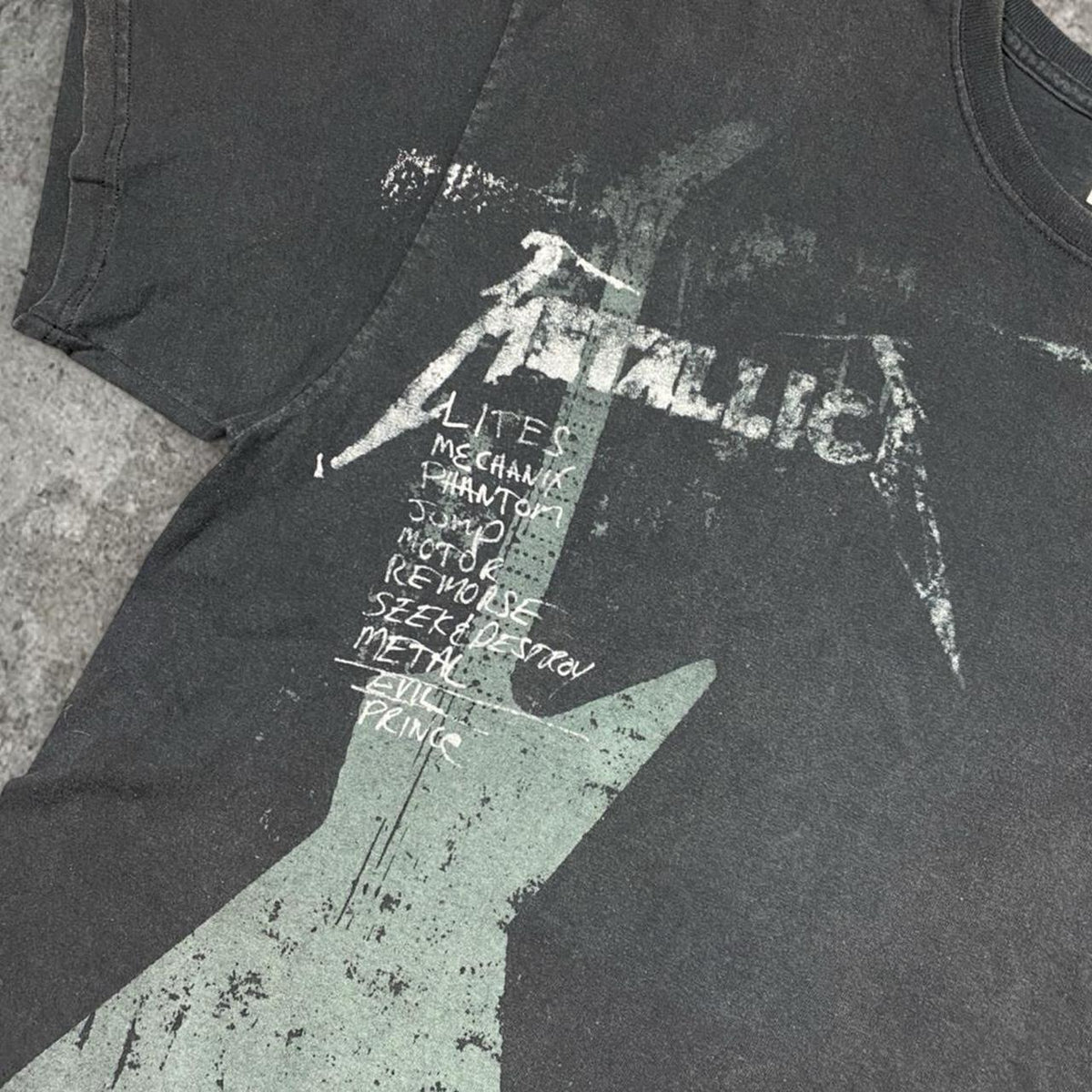 Sick vintage 2007 Metallica graphic Y2K Hanes tee, fits L mens best