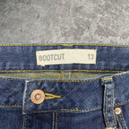 Sick 2000s low rise bootcut washed jeans, measures 35W x 30L