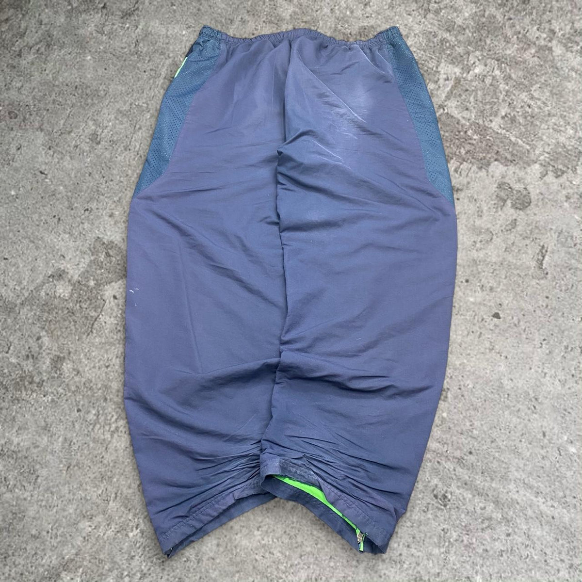 Sick baggy 2000s Canterbury lined blue and green track pants, fits 34-38W best