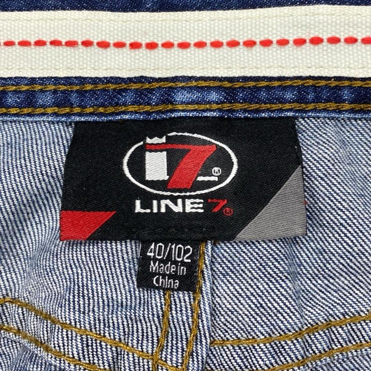 Sick 2000s washed baggy tapered jeans, measures 38W x 25L
