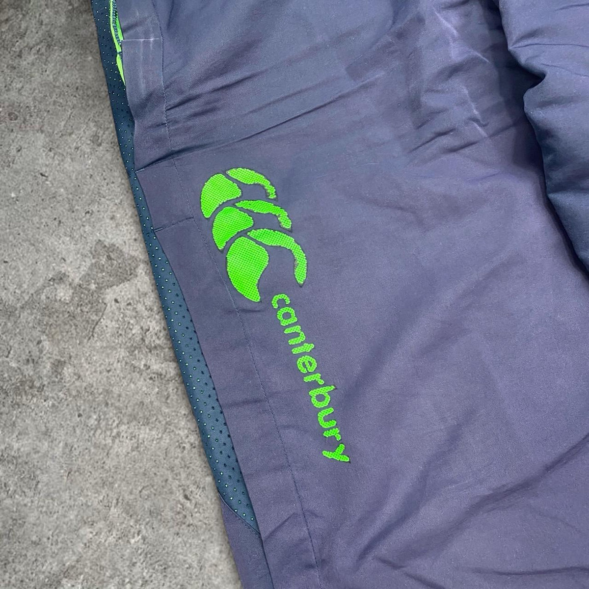 Sick baggy 2000s Canterbury lined blue and green track pants, fits 34-38W best