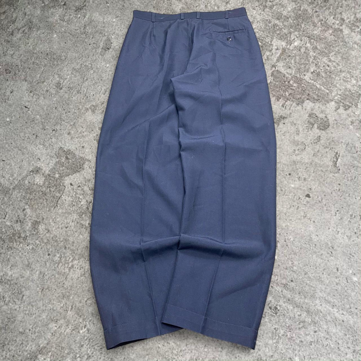 Lovely vintage wide leg double pleated navy wool blend pants, measures 32W x 31L