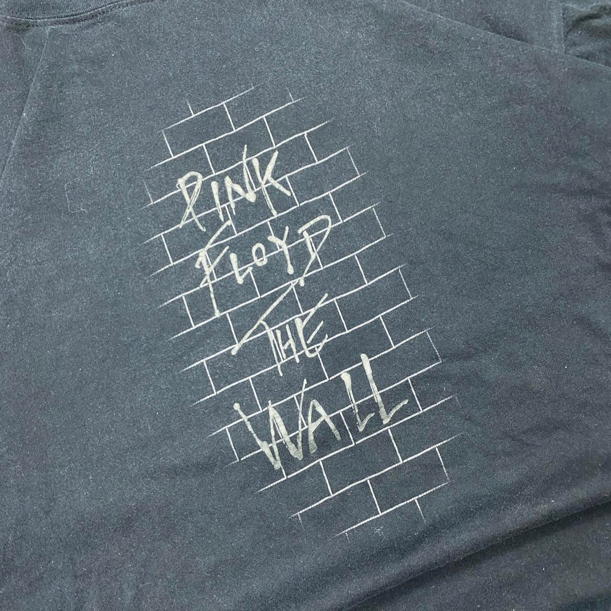 Sick Pink Floyd The Wall 2000s graphic tee, fits L mens best