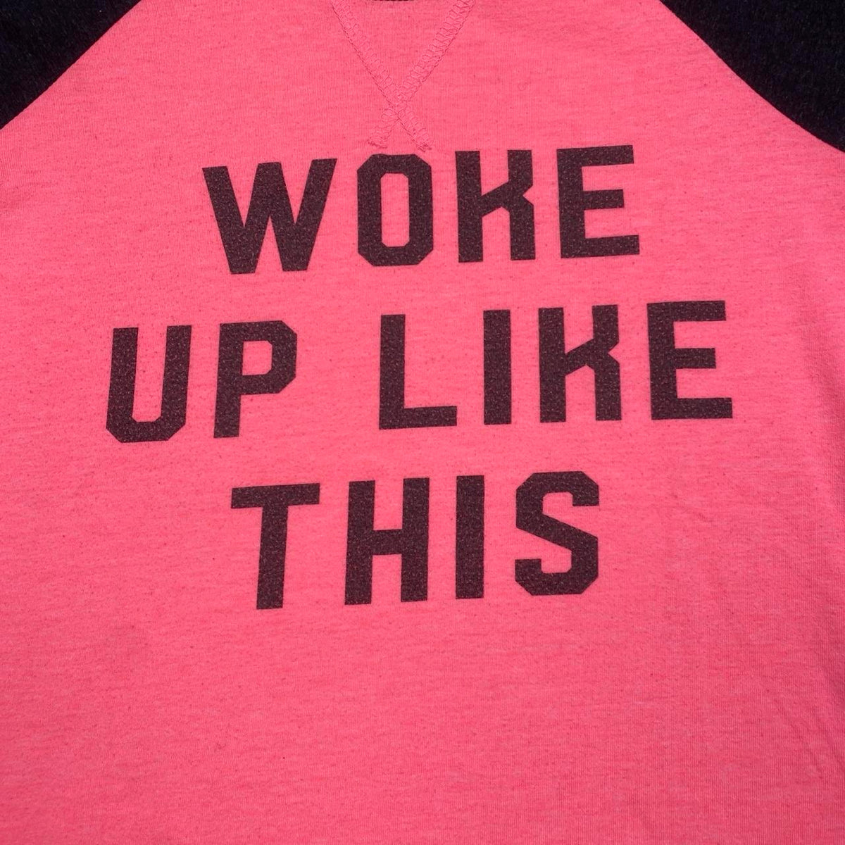 Cute 2000s pink ‘Woke up like this’ top, fits XS, refer to measurements for sizing 📸📏
