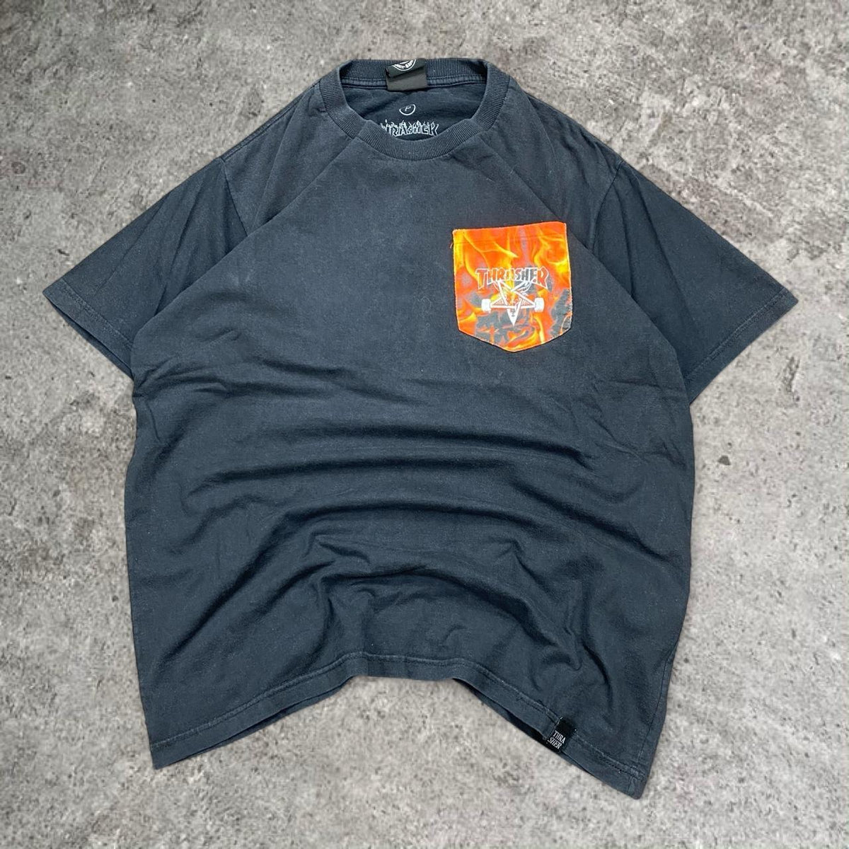Sick 2000s Y2K Thrasher skate flame tee, fits S/M mens best