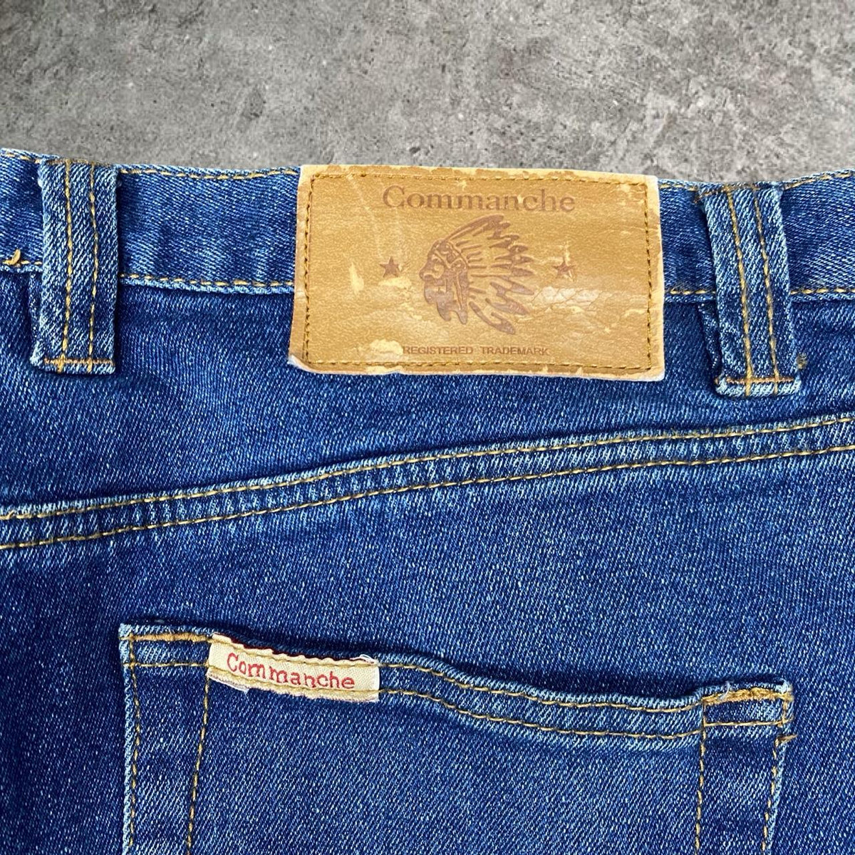 Sick 2000s Commanche straight cut washed jeans, measures 36W x 31L