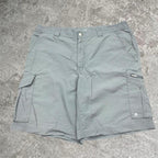 Sick 2000s embroidered Colombia hiking shorts, measures 37W x 21” outseam length